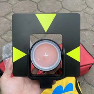 Gương Toàn Đạc Leica